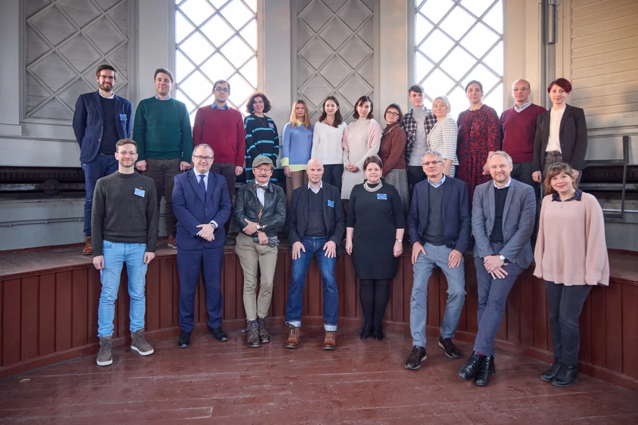 Groß (d4ff24_1794de621fa3489d909fbdabcbcdc257~mv2).jpeg